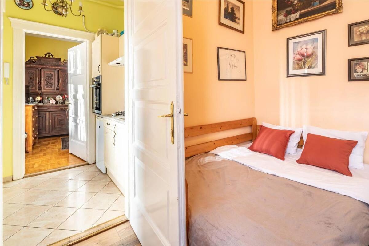Vamhaz Boulevard Apartments Budapest Esterno foto