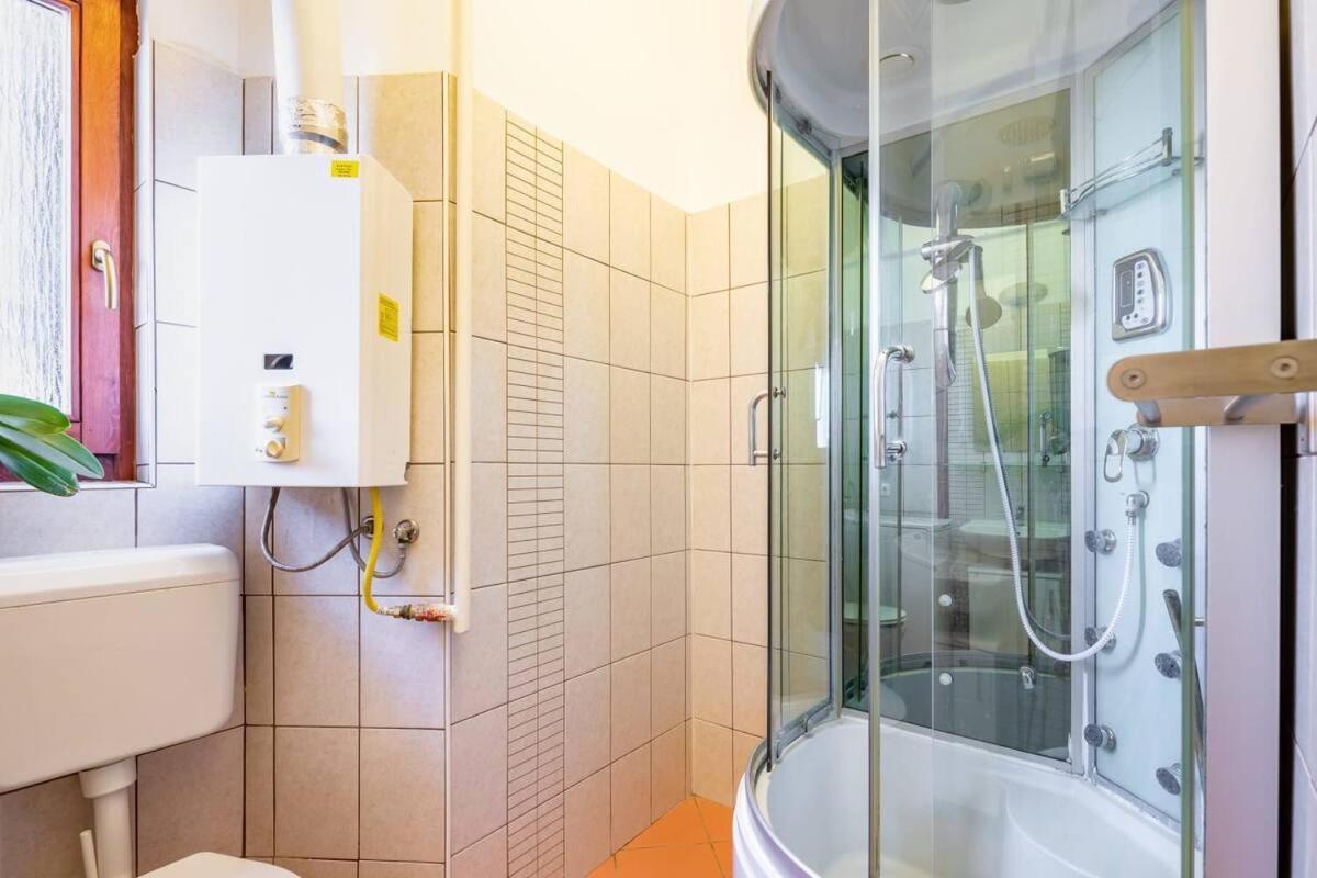 Vamhaz Boulevard Apartments Budapest Esterno foto