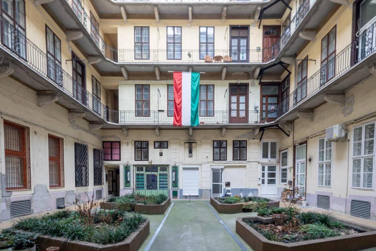 Vamhaz Boulevard Apartments Budapest Esterno foto