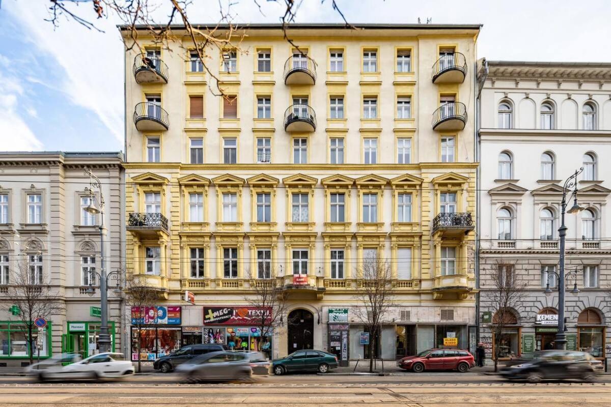 Vamhaz Boulevard Apartments Budapest Esterno foto