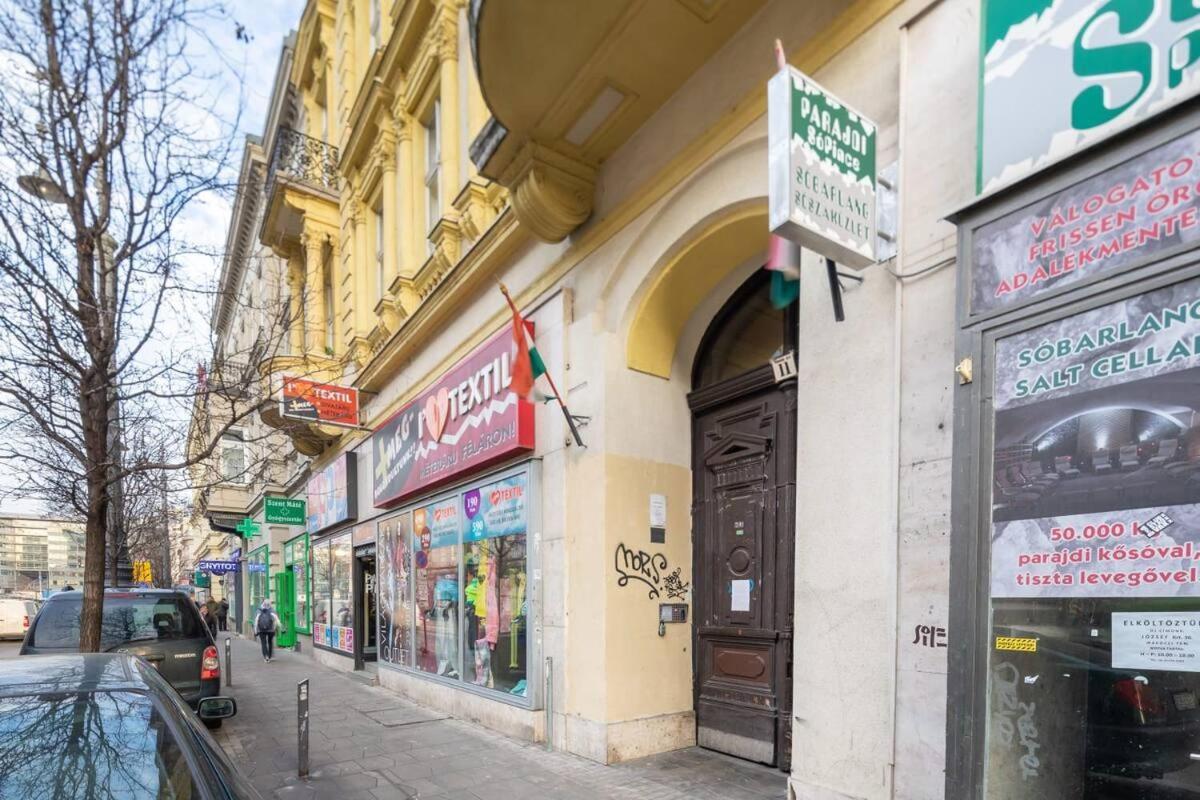Vamhaz Boulevard Apartments Budapest Esterno foto